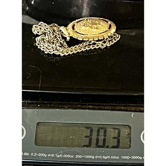 Vintage Cameo or Fleur De Lis REVERSIBLE Pendant Necklace Gold Tone - 28” - Picture 14 of 14